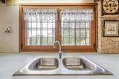 MASIA A SILS AMB AMPLI TERRENY