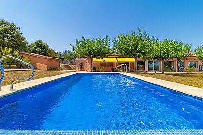 Casa aïllada a 4 vents a Montfullà-Bescanó amb piscina i molt bones vistes a la ciutat de Girona